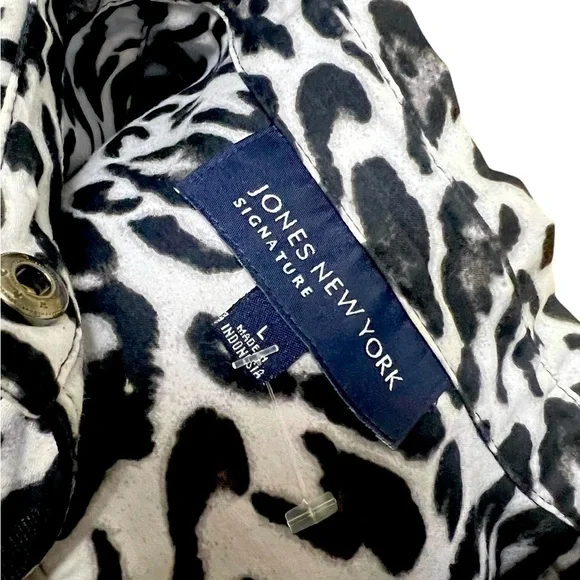 ✨Jones New York✨ Ladies animal print, black white and gray leopard print - Picture 4 of 8